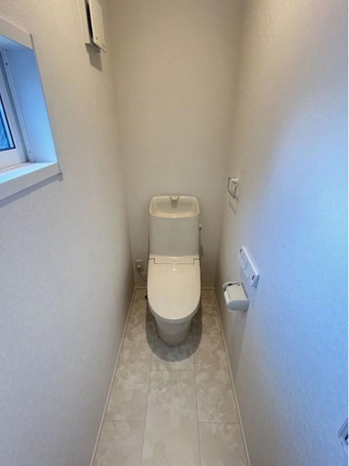 北九州市門司区下二十町、中古一戸建てのトイレ画像です