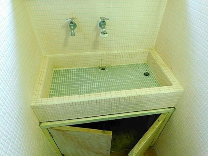 北九州市門司区青葉台、中古一戸建ての洗面画像です