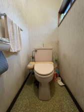 北九州市門司区黒川東、中古一戸建てのトイレ画像です
