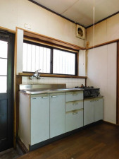 北九州市門司区大里桜ケ丘、中古一戸建てのキッチン画像です