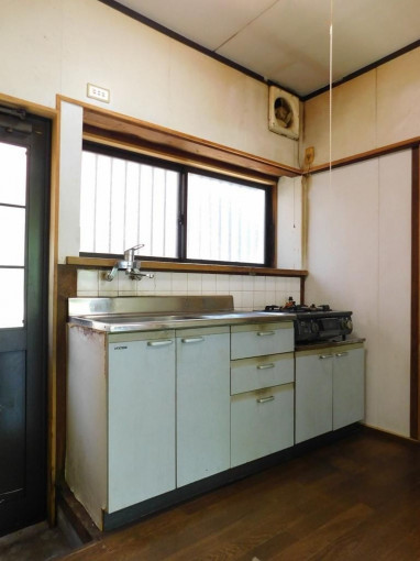 北九州市門司区大里桜ケ丘、中古一戸建てのキッチン画像です
