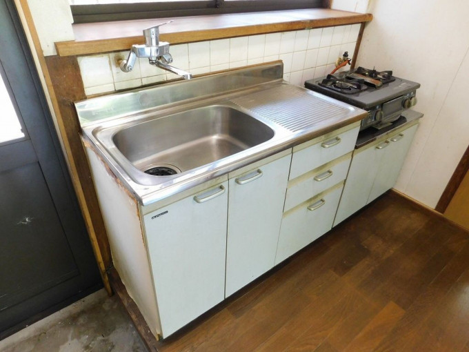 北九州市門司区大里桜ケ丘、中古一戸建てのキッチン画像です
