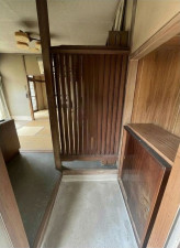 北九州市門司区奥田、中古一戸建ての玄関画像です