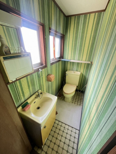 北九州市門司区奥田、中古一戸建てのトイレ画像です