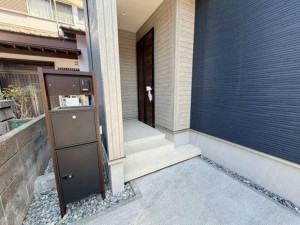 北九州市門司区光町、新築一戸建ての玄関画像です