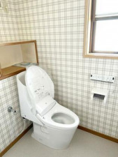 北九州市門司区奥田、中古一戸建てのトイレ画像です