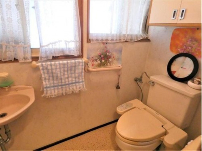 北九州市門司区白野江、中古一戸建てのトイレ画像です
