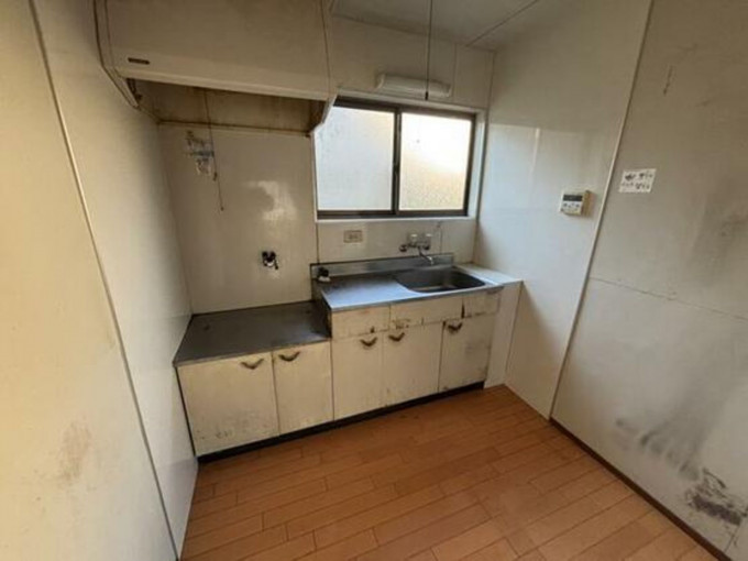 北九州市門司区谷町、中古一戸建てのキッチン画像です