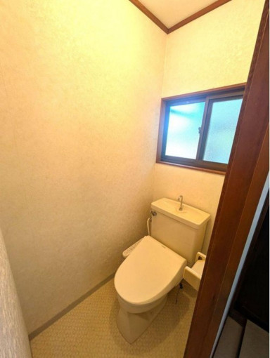 北九州市門司区丸山、中古一戸建てのトイレ画像です