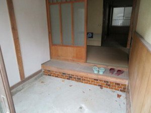 北九州市門司区丸山、中古一戸建ての玄関画像です