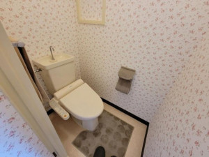 北九州市門司区清見、中古マンションのトイレ画像です