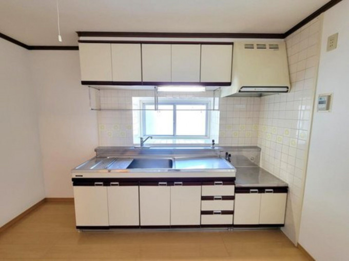 北九州市門司区清見、中古マンションのキッチン画像です