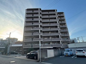 北九州市門司区東新町、中古マンションの外観画像です