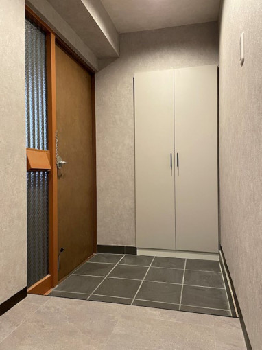 北九州市門司区東新町、中古マンションの玄関画像です
