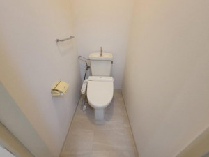北九州市門司区藤松、中古マンションのトイレ画像です