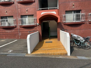 北九州市門司区泉ケ丘、中古マンションの外観画像です