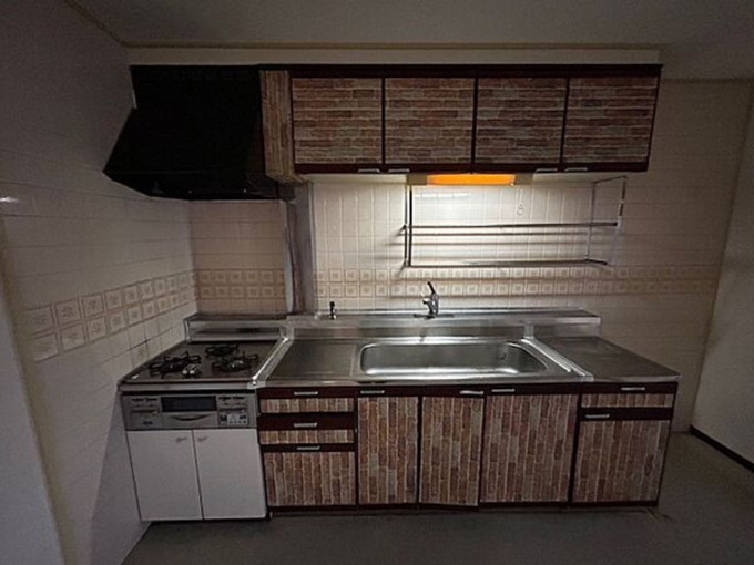 北九州市門司区下二十町、中古マンションのキッチン画像です