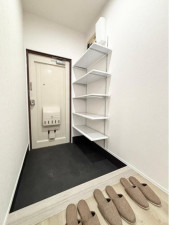 北九州市門司区東新町、中古マンションの玄関画像です