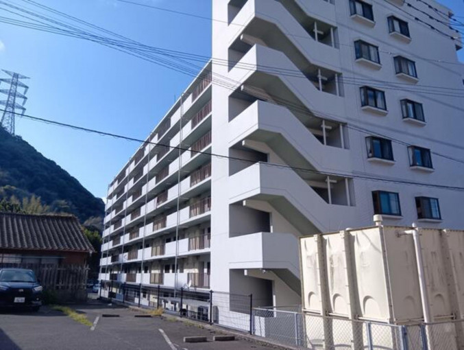 北九州市門司区大久保、中古マンションの外観画像です