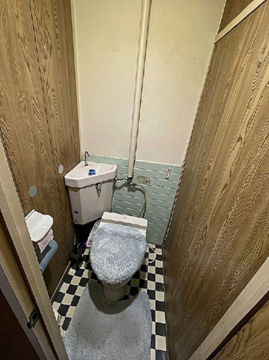 北九州市門司区稲積、中古マンションのトイレ画像です