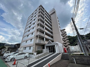 北九州市門司区大久保、中古マンションの外観画像です
