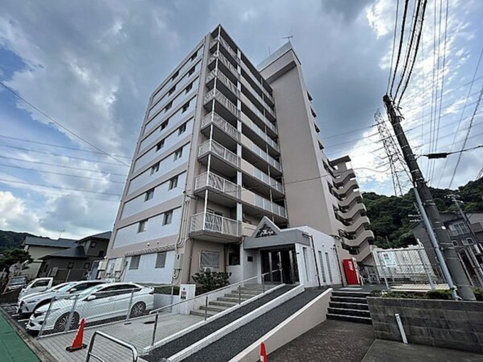 北九州市門司区大久保、中古マンションの外観画像です
