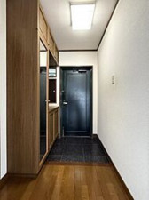 北九州市門司区藤松、中古マンションの玄関画像です