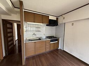 北九州市門司区藤松、中古マンションのキッチン画像です