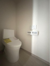 北九州市門司区別院、中古マンションのトイレ画像です