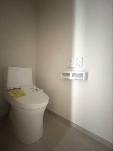 北九州市門司区別院、中古マンションのトイレ画像です