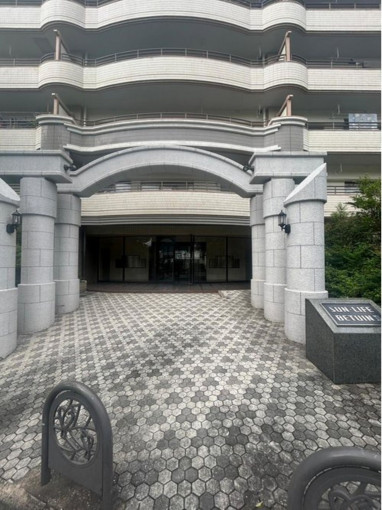 北九州市門司区別院、中古マンションのエントランス画像です