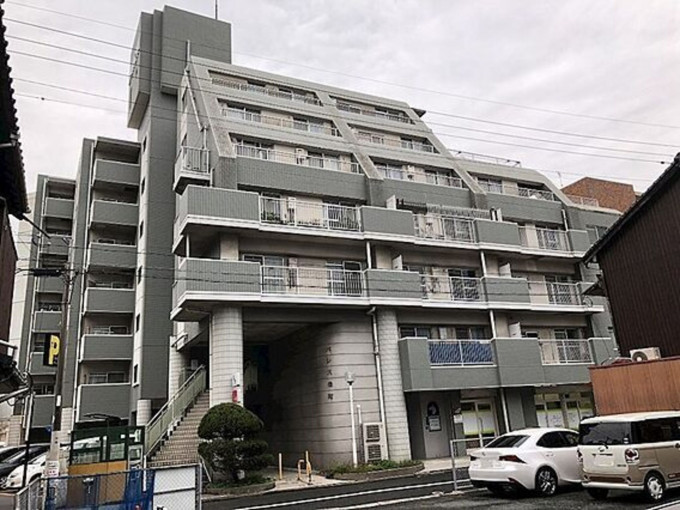 北九州市門司区栄町、中古マンションの外観画像です