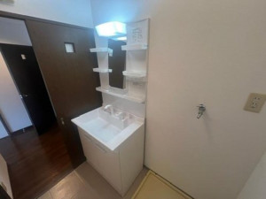 北九州市門司区東本町、中古マンションの洗面画像です