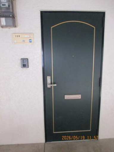 北九州市門司区長谷、中古マンションの玄関画像です