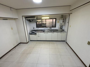 北九州市門司区東新町、中古マンションのキッチン画像です