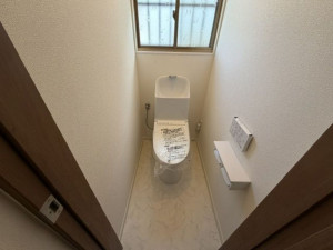 北九州市門司区上藤松、中古一戸建てのトイレ画像です