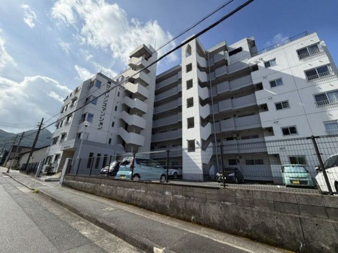 北九州市門司区下馬寄、中古マンションの外観画像です