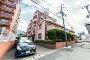北九州市門司区原町別院、中古マンションの外観画像です
