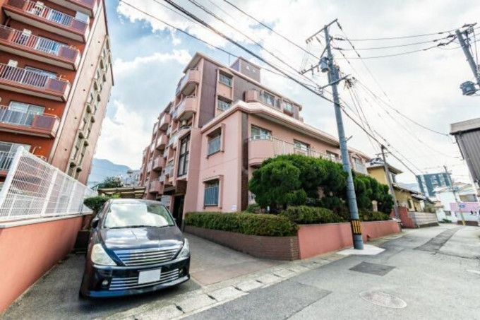 北九州市門司区原町別院、中古マンションの外観画像です