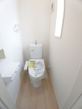北九州市門司区原町別院、新築一戸建てのトイレ画像です