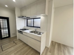 藤沢市鵠沼藤が谷、中古一戸建ての画像です