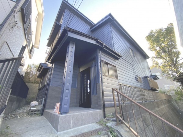 藤沢市城南、中古一戸建ての外観画像です
