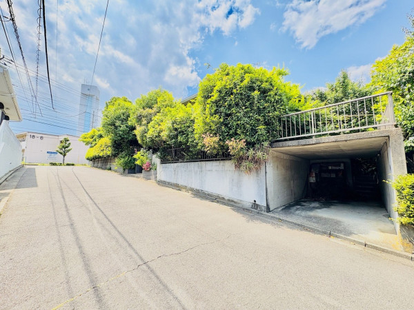 藤沢市大庭、中古一戸建ての外観画像です