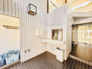 藤沢市本町、中古マンションのエントランス画像です