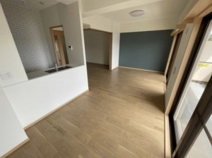 藤沢市大庭、中古マンションの居間画像です