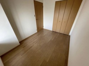 藤沢市大庭、中古マンションの寝室画像です