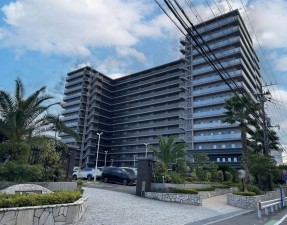 藤沢市川名、中古マンションの外観画像です
