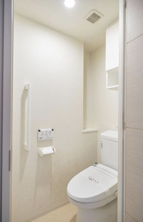藤沢市川名、中古マンションのトイレ画像です