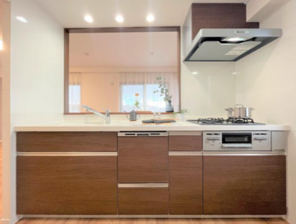 藤沢市鵠沼藤が谷、中古マンションのキッチン画像です