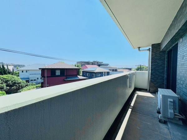 藤沢市鵠沼藤が谷、中古マンションのバルコニー画像です